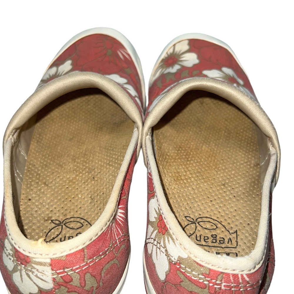 Dansko Vegan Volley Hawaiian Floral Canvas Clogs Sz 36 Faded Red White - Picture 3 of 11